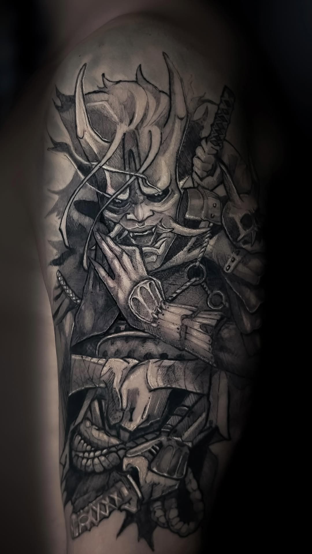 Samurai hannya black and grey
